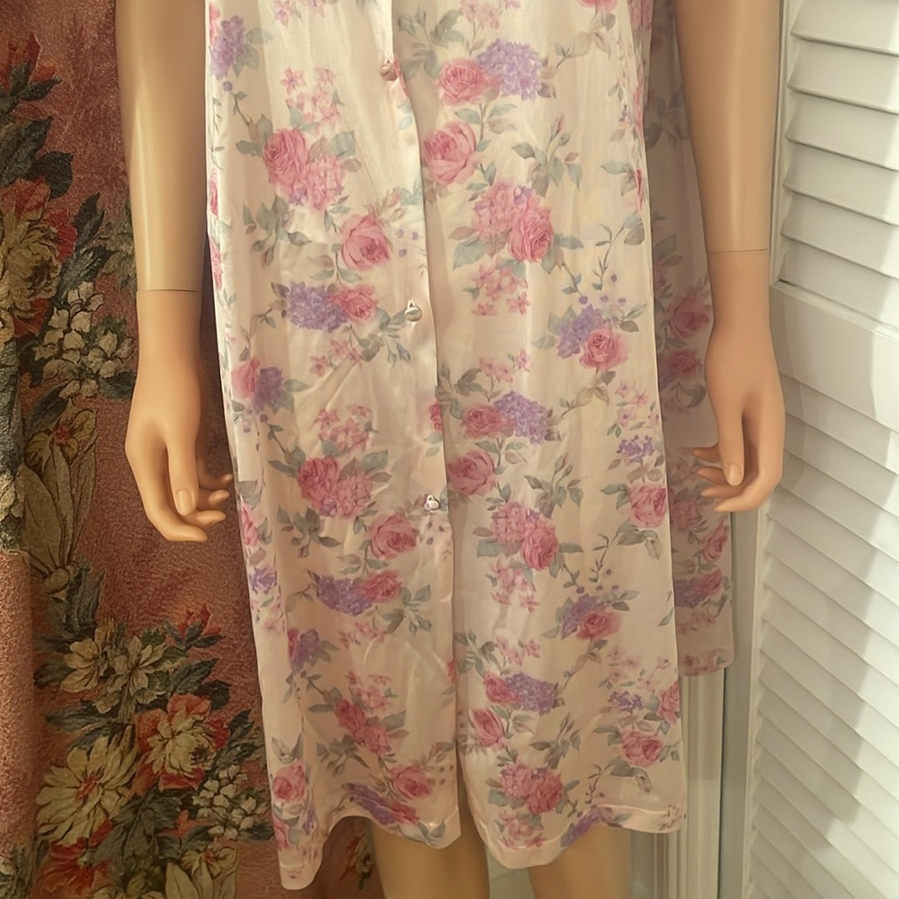 Vintage VANITY FAIR floral print nightgown . Size SMALL - Picture 5 of 14
